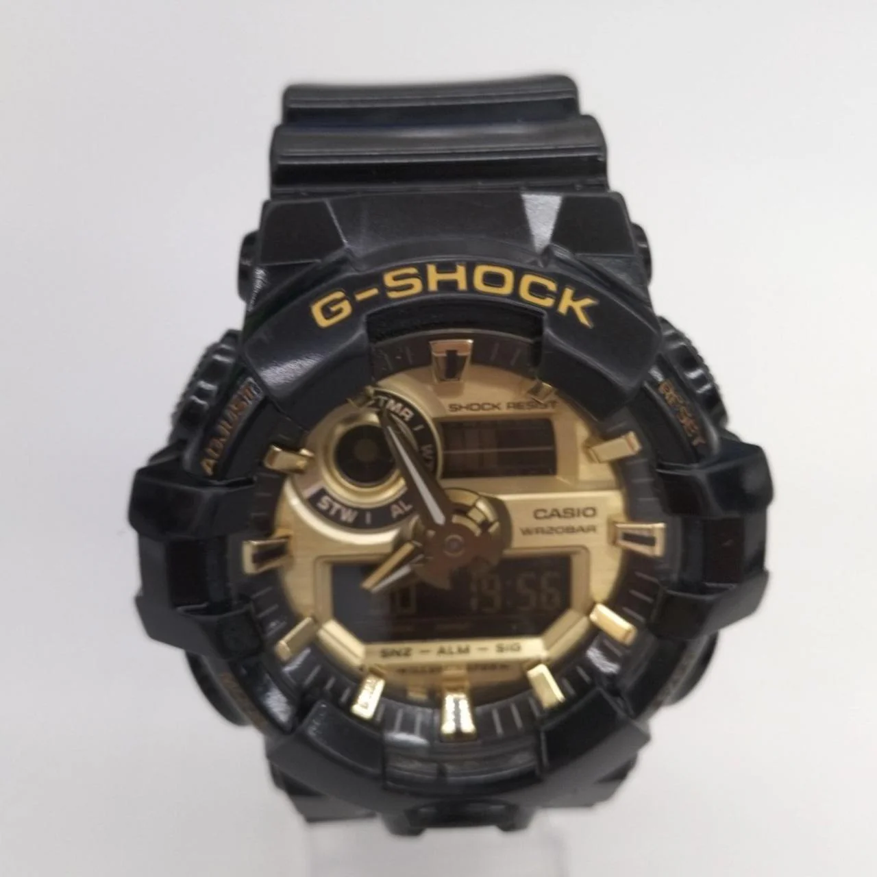CASIO G-SHOCK GA-710GB