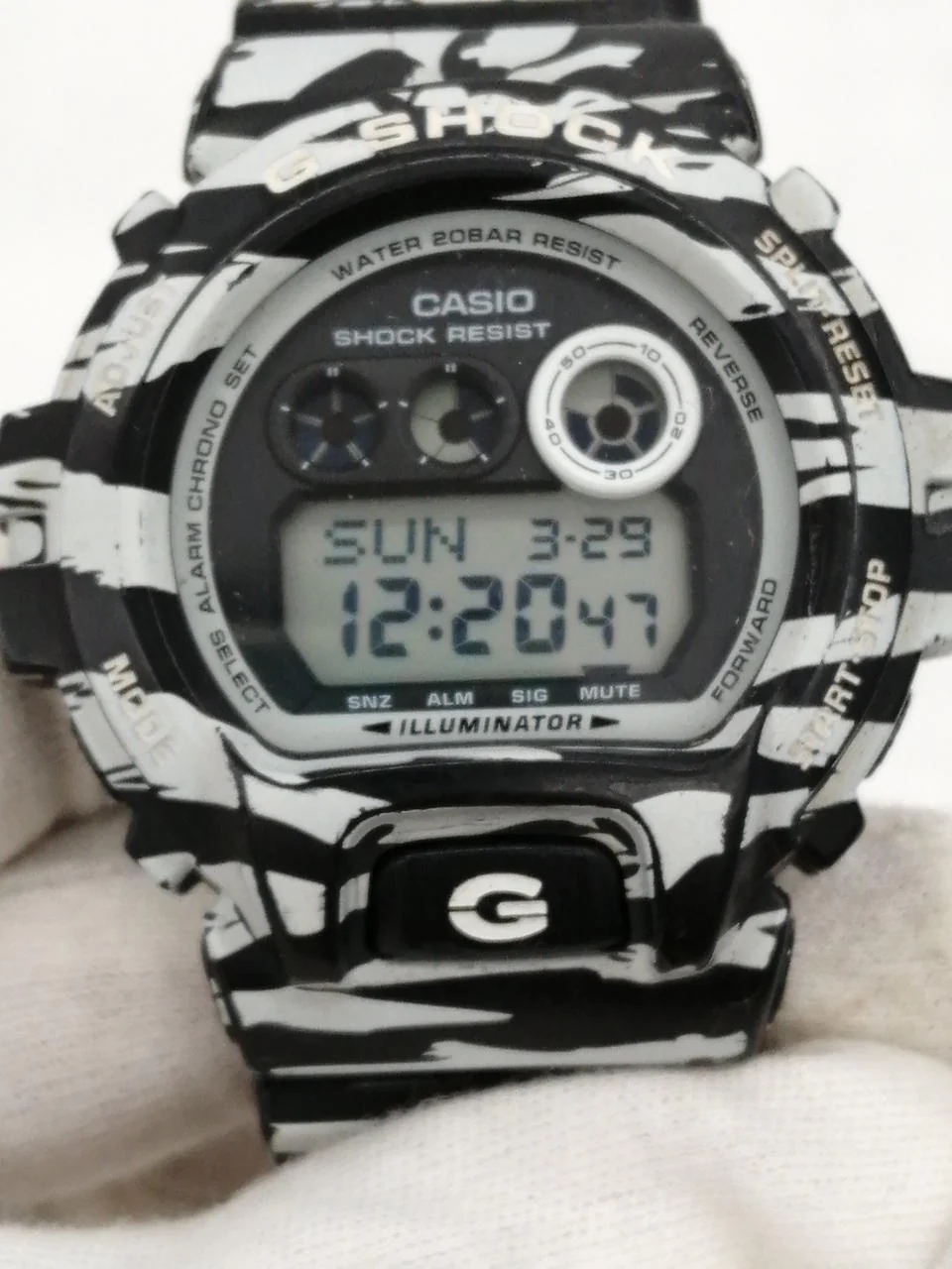 CASIO G-SHOCK GD-X6900BW - Image 4