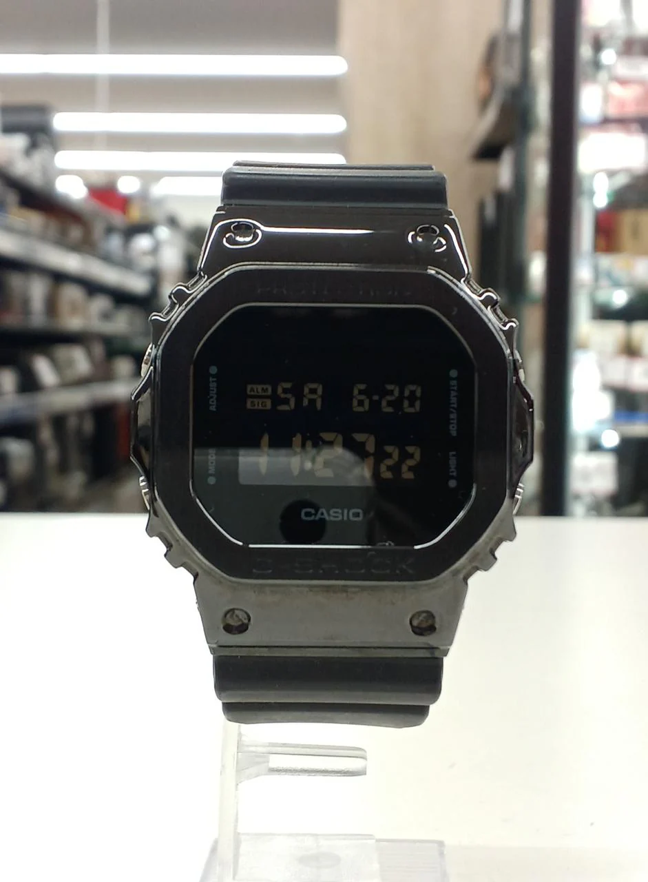 CASIO G-SHOCK GM-5600UB - Image 2