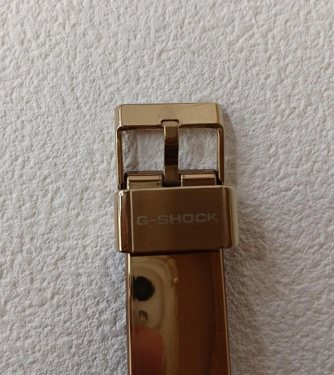 CASIO G-SHOCK GM-5600YMG Gold Quartz Condition B - Image 5