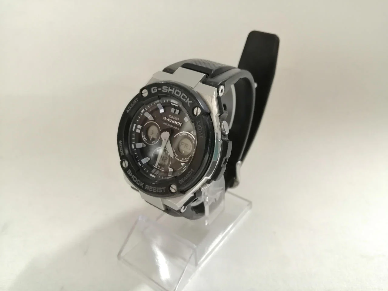 CASIO G-SHOCK GST-W300/BLK/Broken belt loop - Image 2