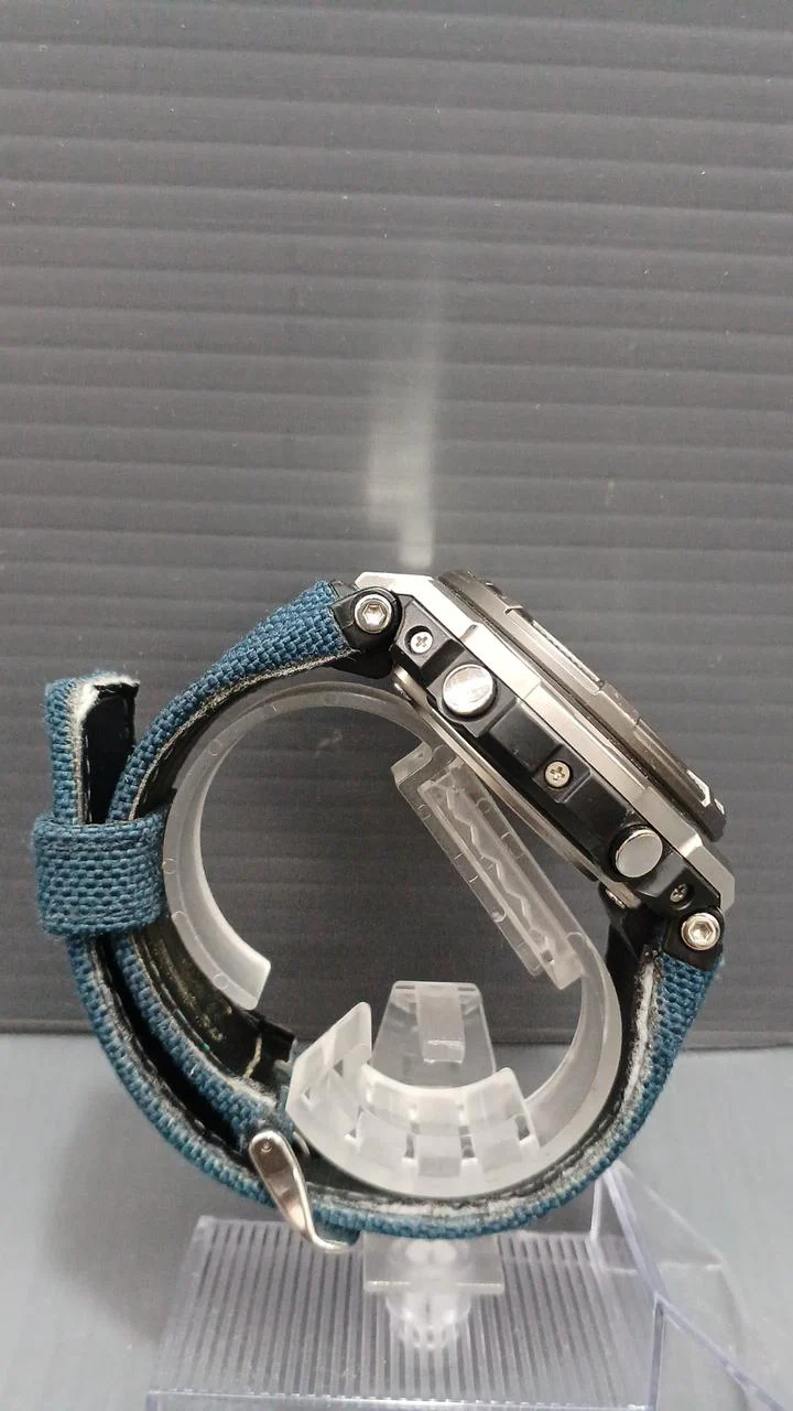 CASIO G-SHOCK GST-W330AC - Image 4