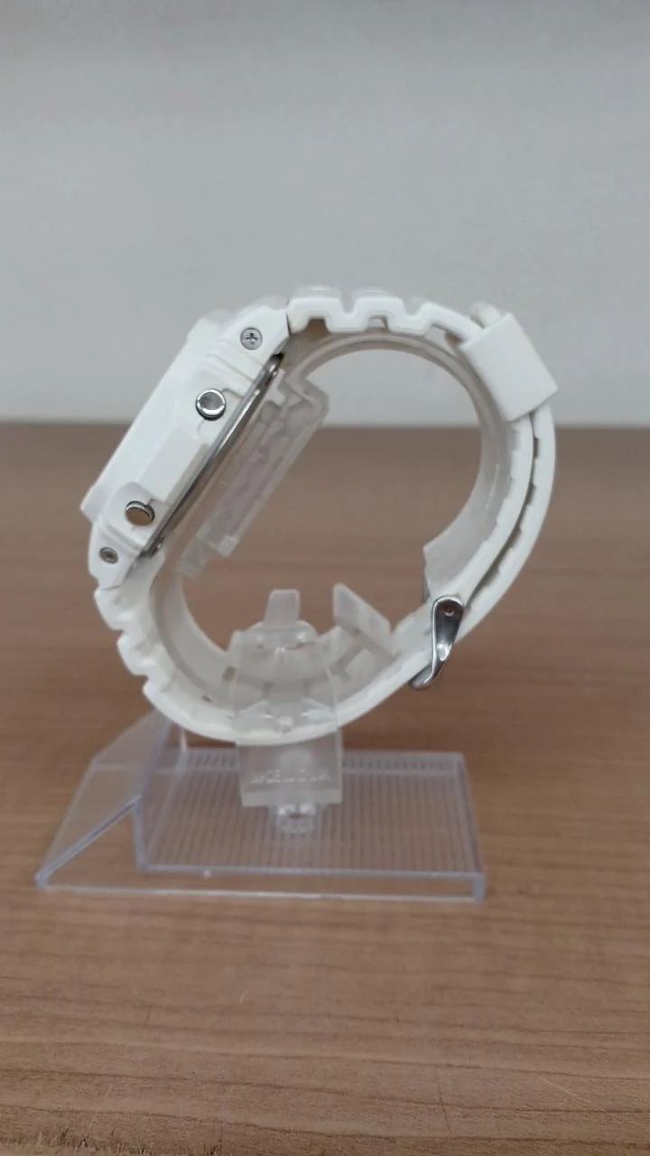 CASIO G-SHOCK GW-M5610MD White Solar Radio Wave Condition B - Image 2