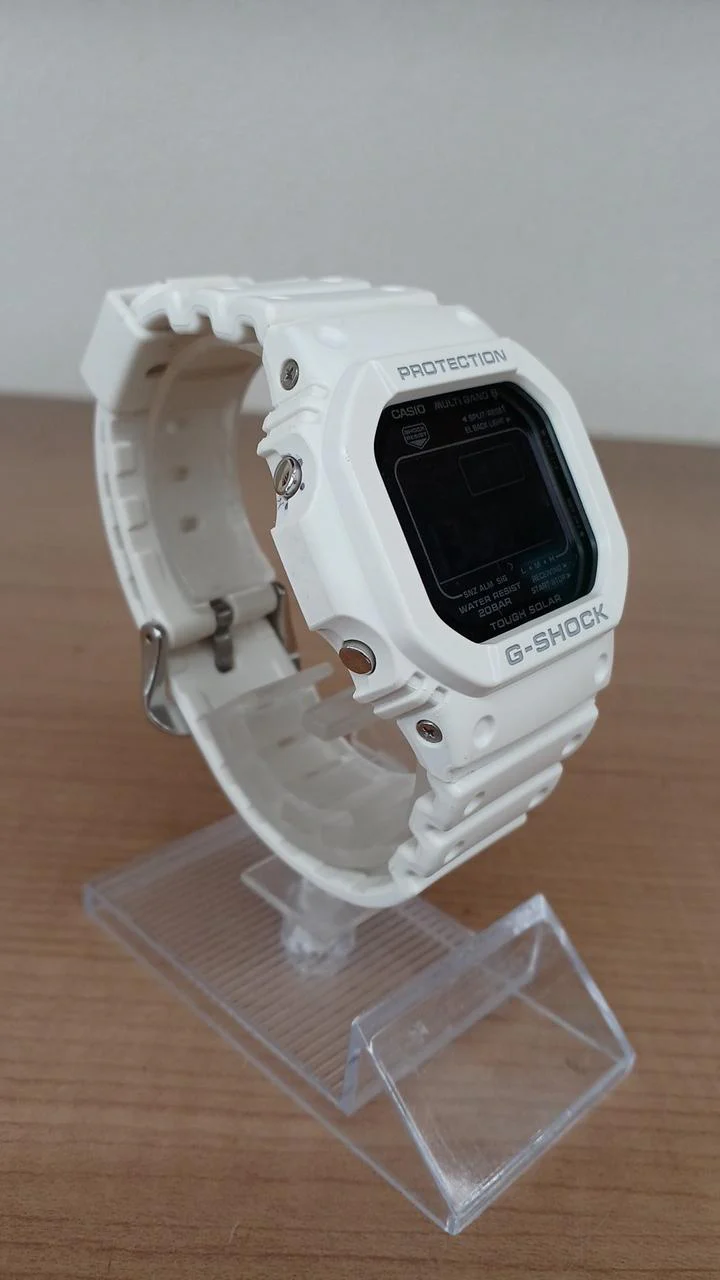 CASIO G-SHOCK GW-M5610MD White Solar Radio Wave Condition B - Image 5