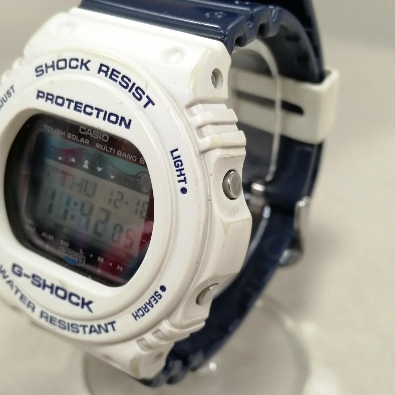 CASIO G-SHOCK GWX-5700SS White x Navy, with yellowing - Image 2