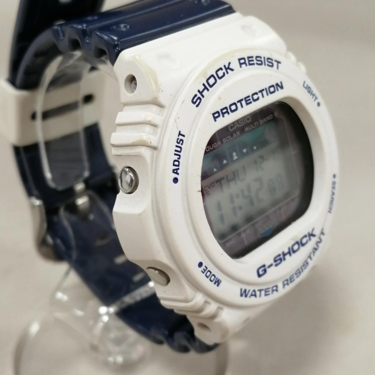 CASIO G-SHOCK GWX-5700SS White x Navy, with yellowing - Image 3