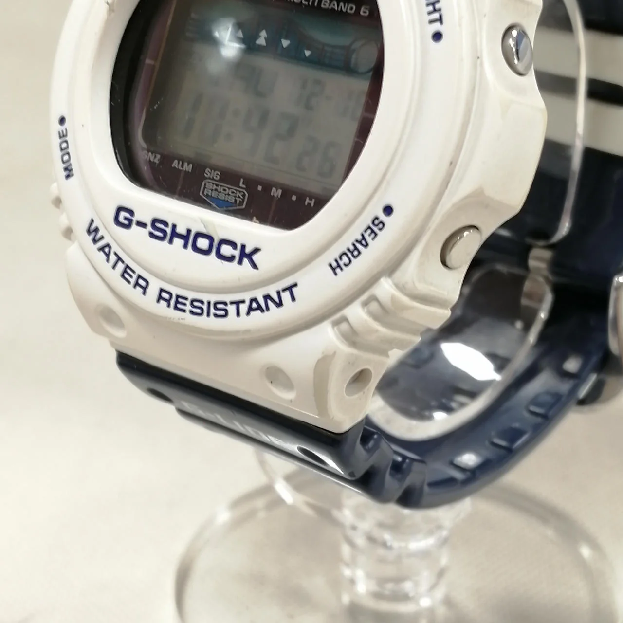 CASIO G-SHOCK GWX-5700SS White x Navy, with yellowing - Image 5