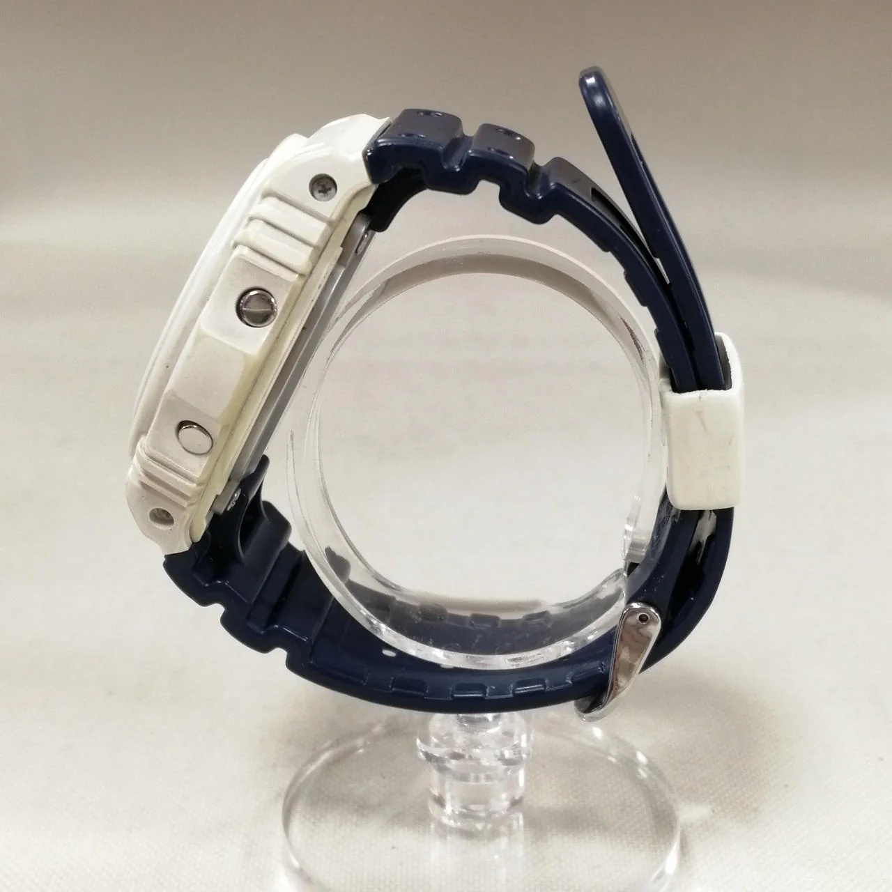 CASIO G-SHOCK GWX-5700SS White x Navy, with yellowing - Image 6