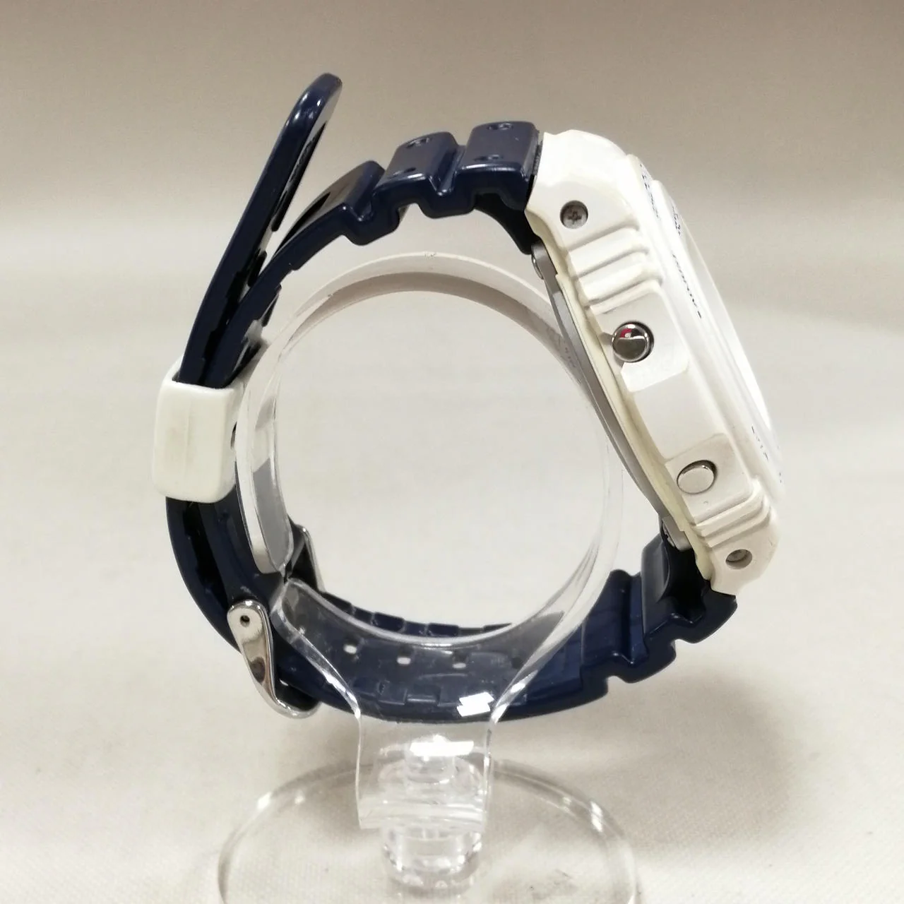 CASIO G-SHOCK GWX-5700SS White x Navy, with yellowing - Image 7
