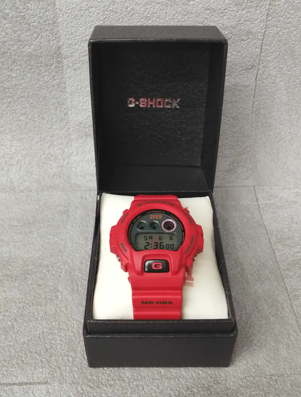 CASIO G-SHOCK Mobile Suit Gundam MS-06S Char's Zaku II - Image 5