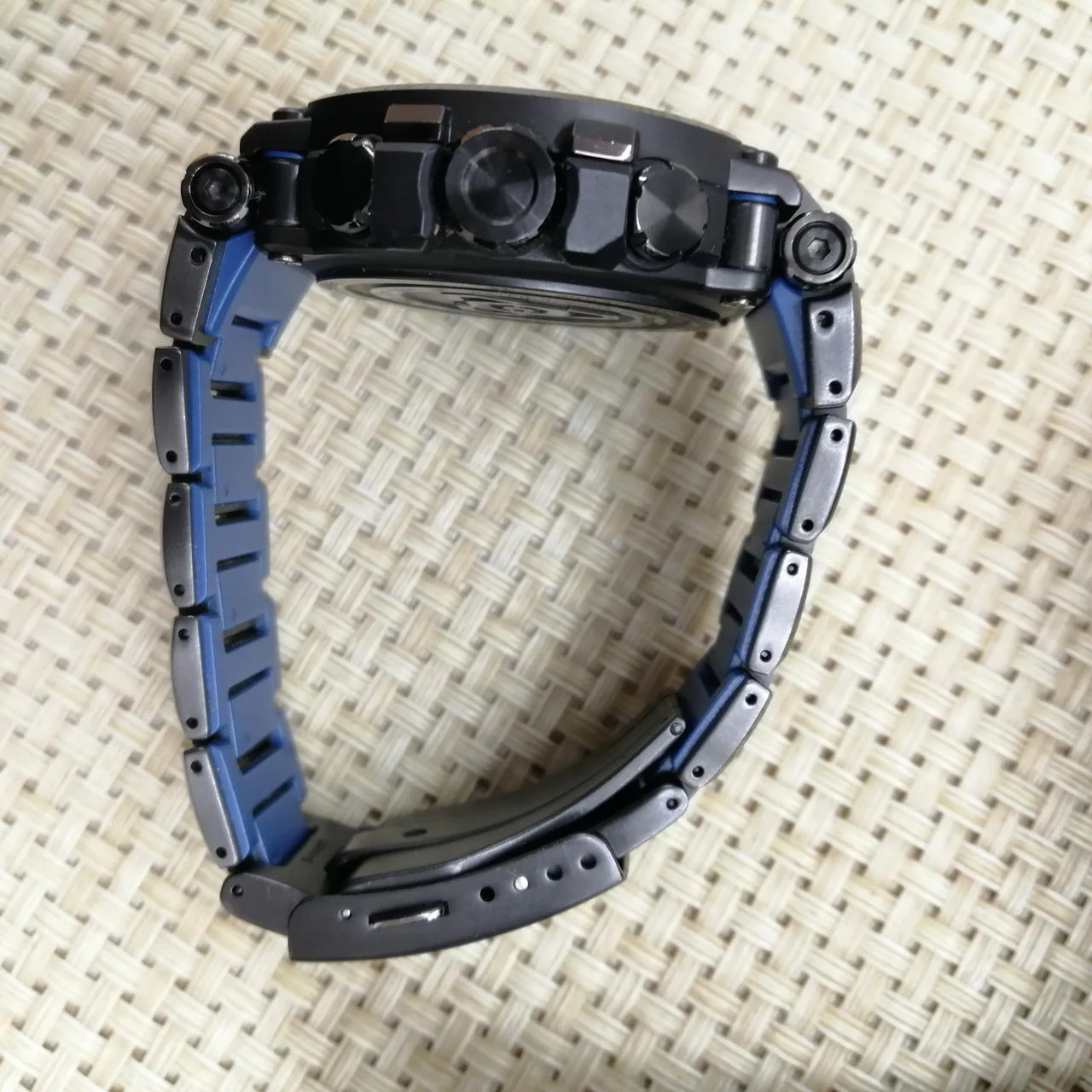 CASIO G-SHOCK MT-G MTG-B1000 - Image 9