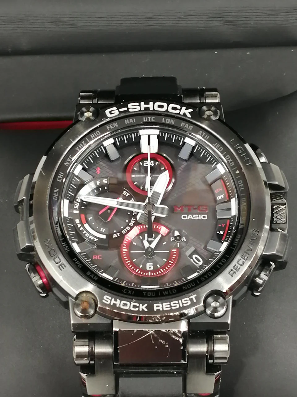 CASIO G-SHOCK MTG-B1000B-1AJF / Scratches - Image 2