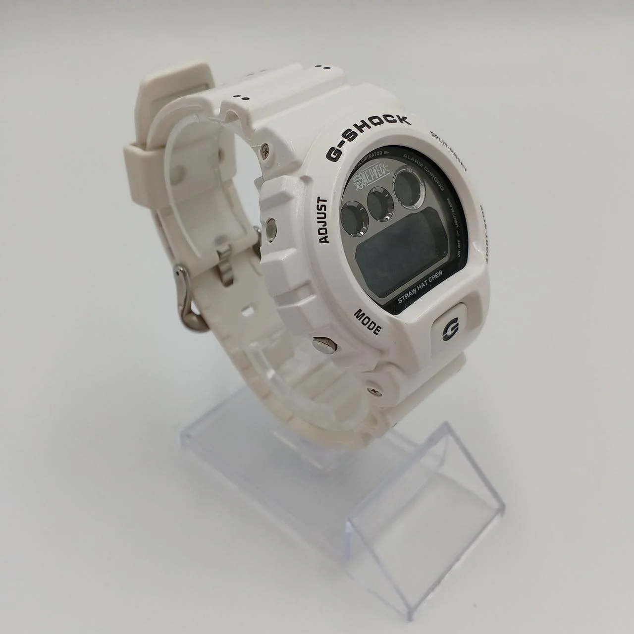 CASIO G-SHOCK One Piece Premium Edition DW-6900FS White - Image 3