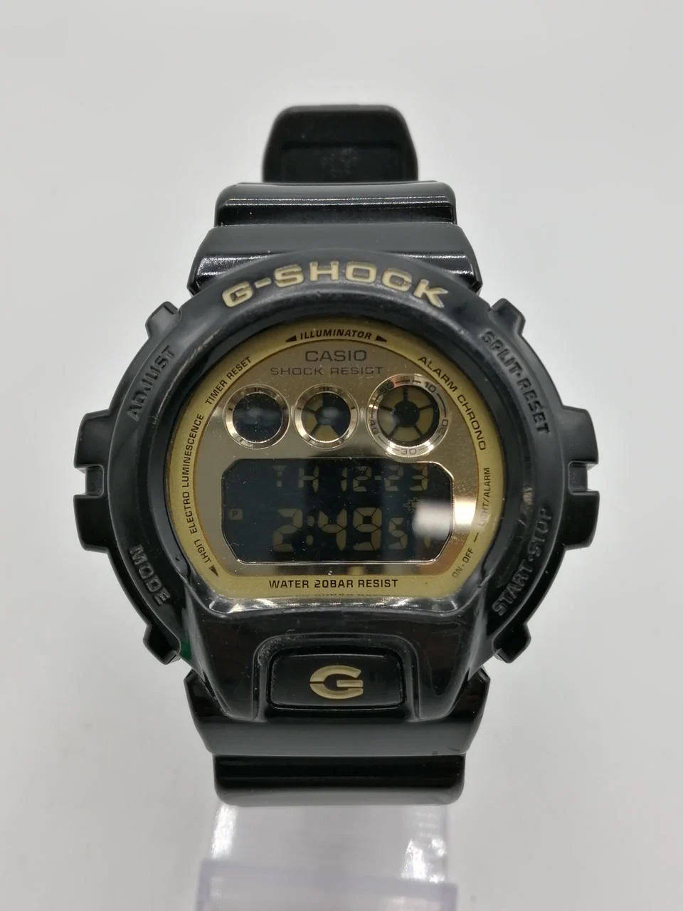 CASIO G-SHOCK Quartz Digital Wristwatch DW-6900 - Image 2