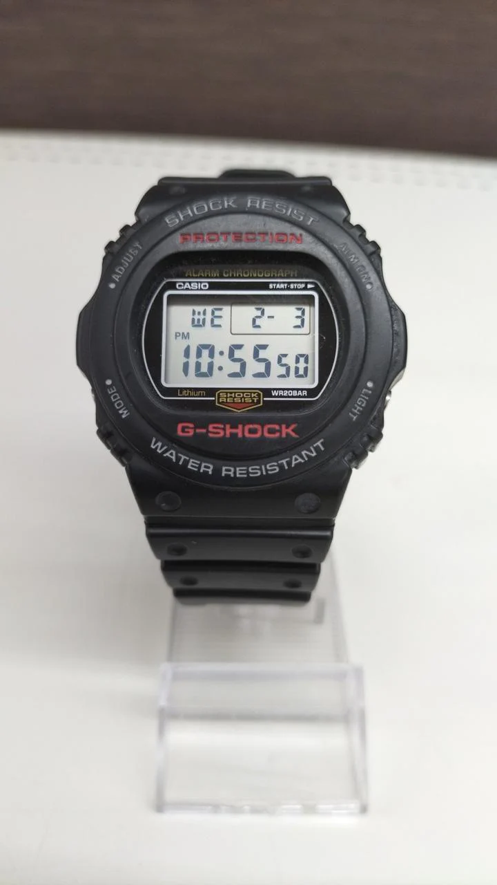CASIO G-SHOCK Quartz DW-5750E with signs of use