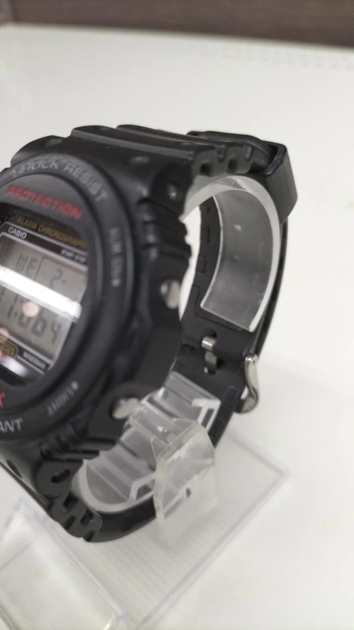 CASIO G-SHOCK Quartz DW-5750E with signs of use - Image 9