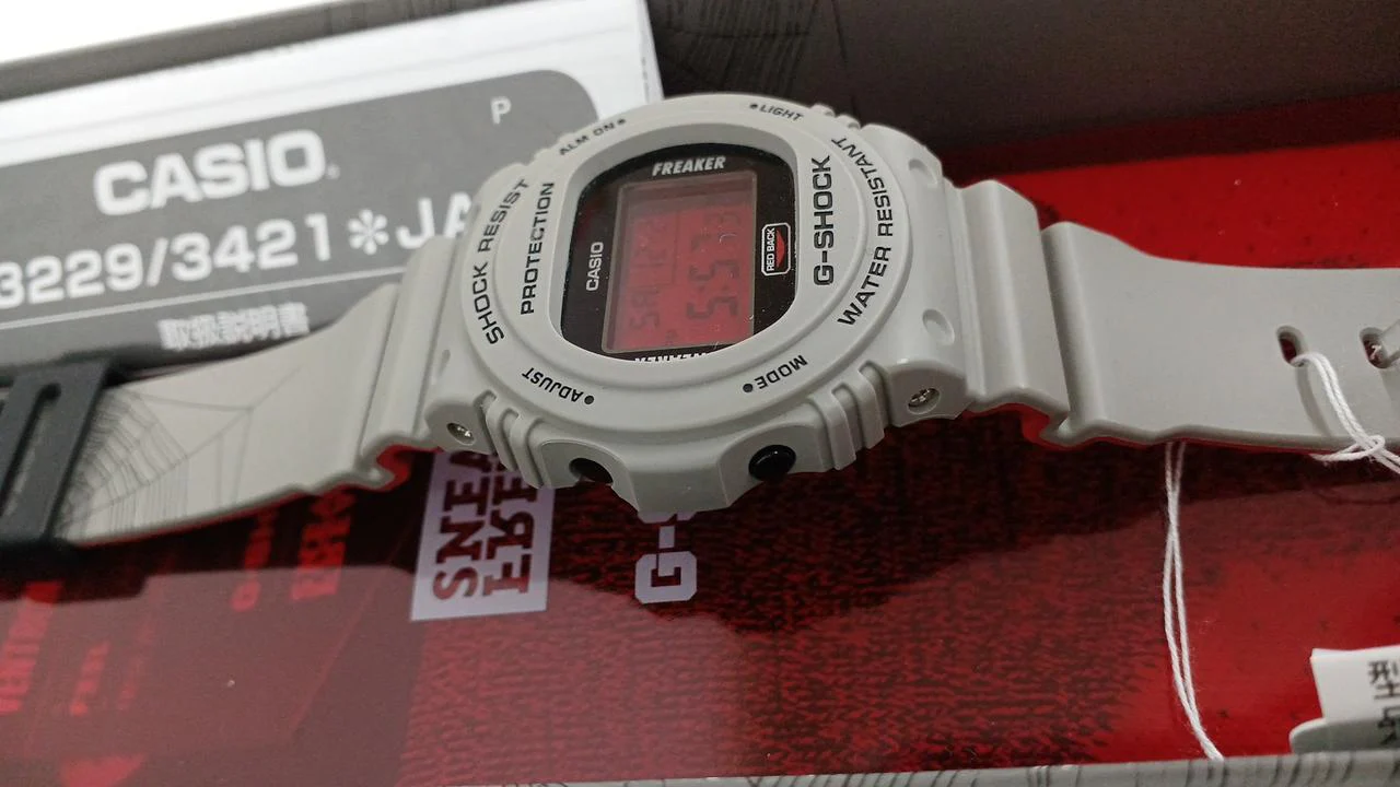 CASIO G-SHOCK SNEAKER FREAKER STANCE DW-5700SF - Image 3