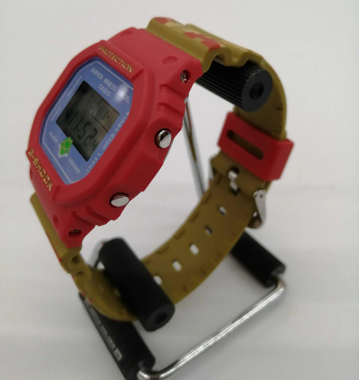 CASIO G-SHOCK Super Mario Bros. Collaboration Model DW-5600SMB - Image 3