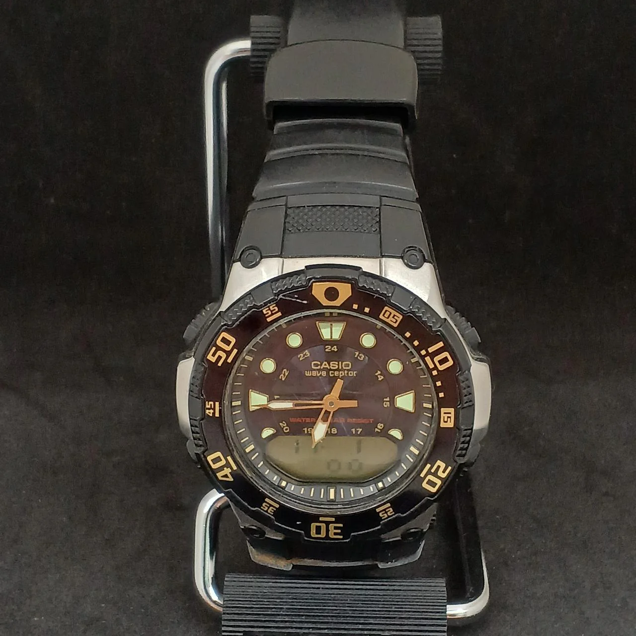 CASIO G-SHOCK WVA-107HJ