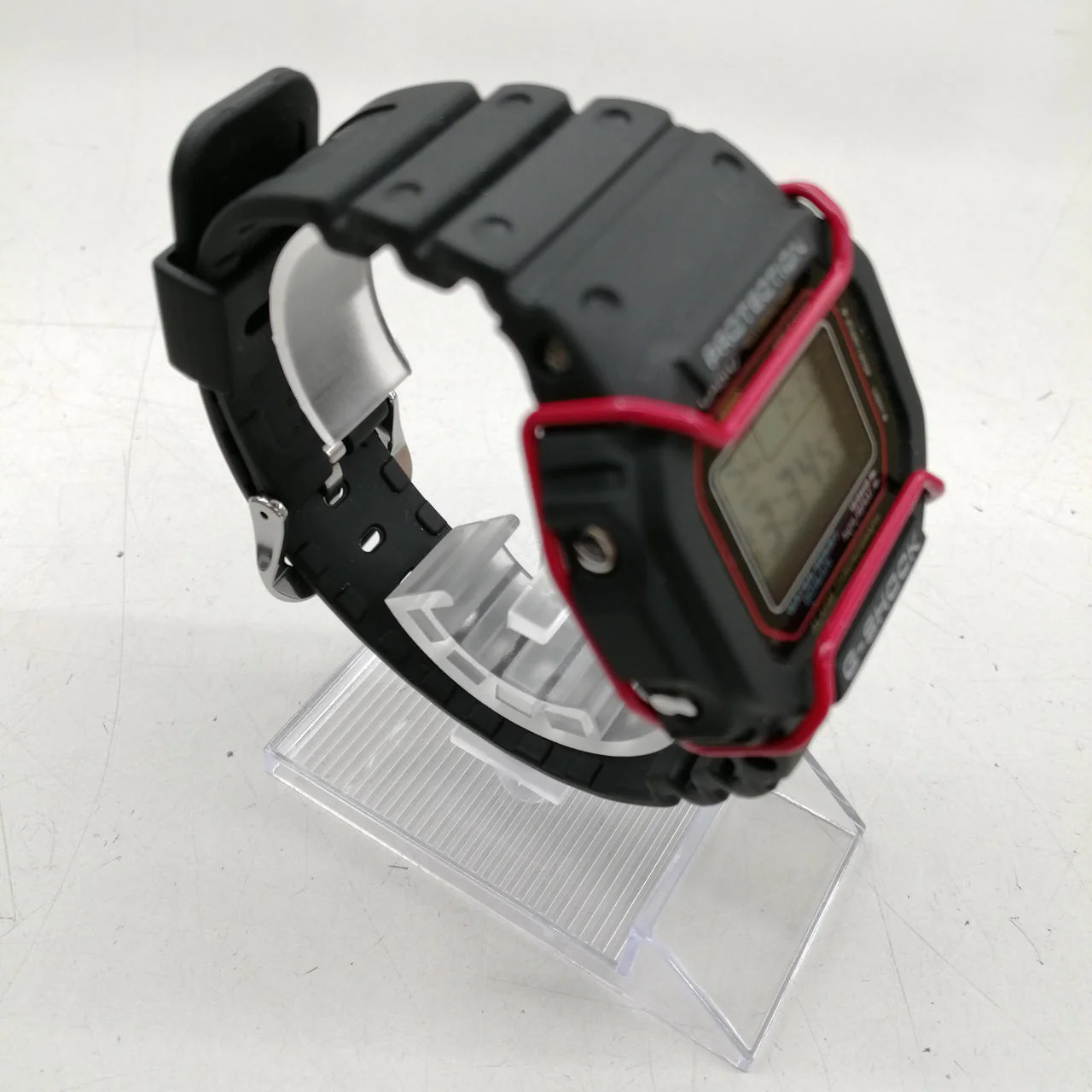 CASIO Quartz G-SHOCK DW-5600RL-1ER Black/Red - Image 3