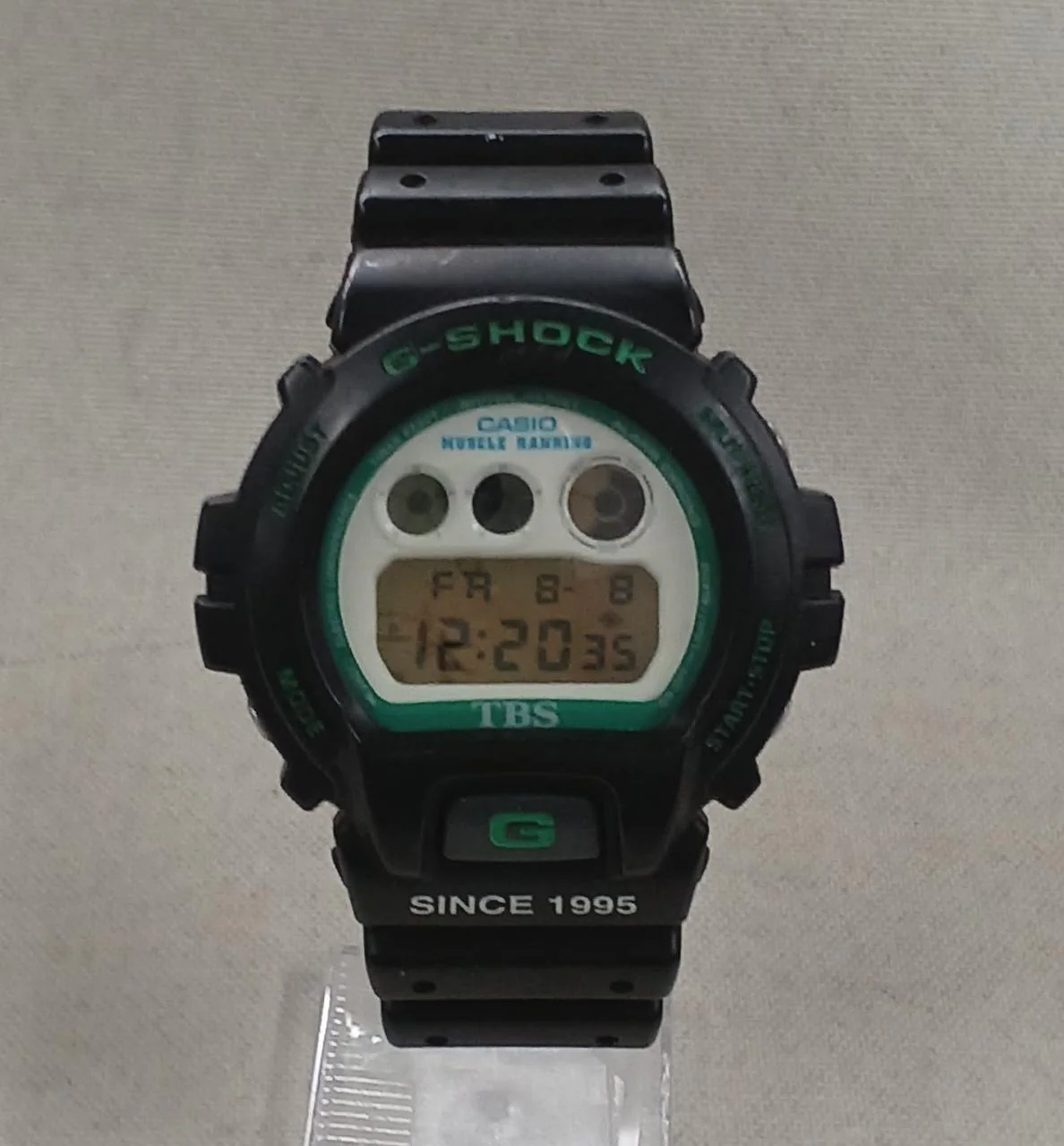 CASIO Quartz watch DW-6900 - Image 2