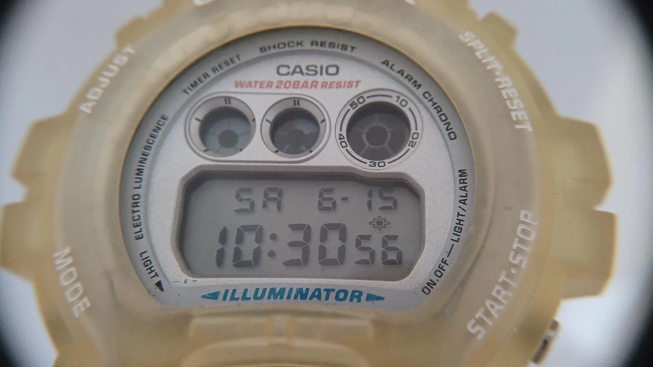 CASIO Quartz watch G-SHOCK DW-6900WF - Image 6