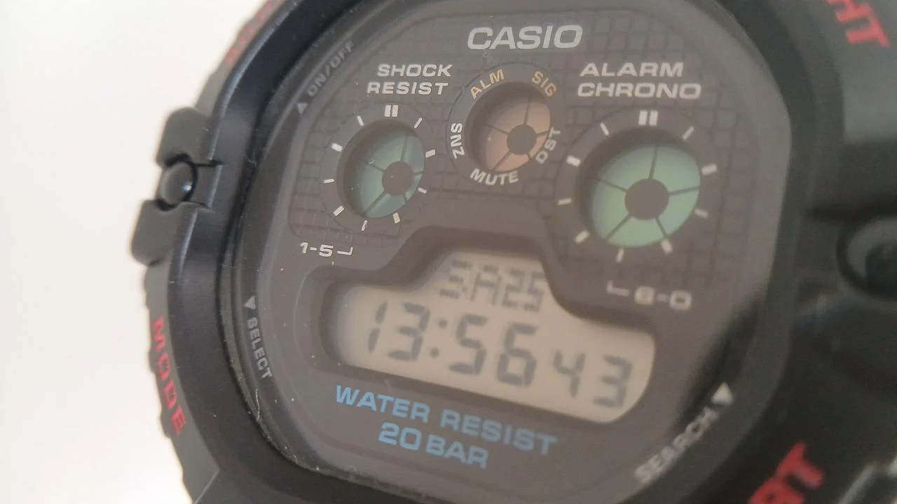CASIO Quartz wristwatch G-SHOCK DW-5900 - Image 6