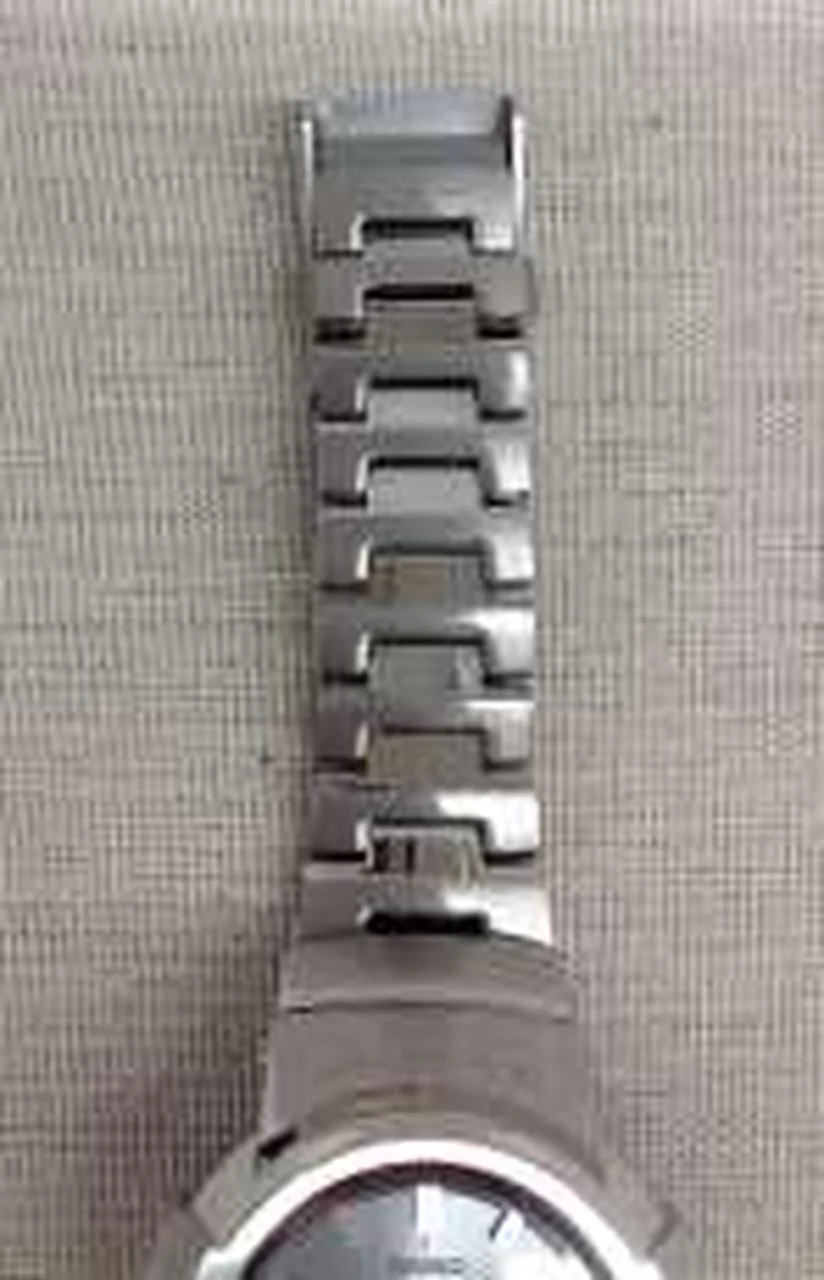 CASIO Radio-controlled solar watch G-SHOCK AWM-500D-1A8JF - Image 6