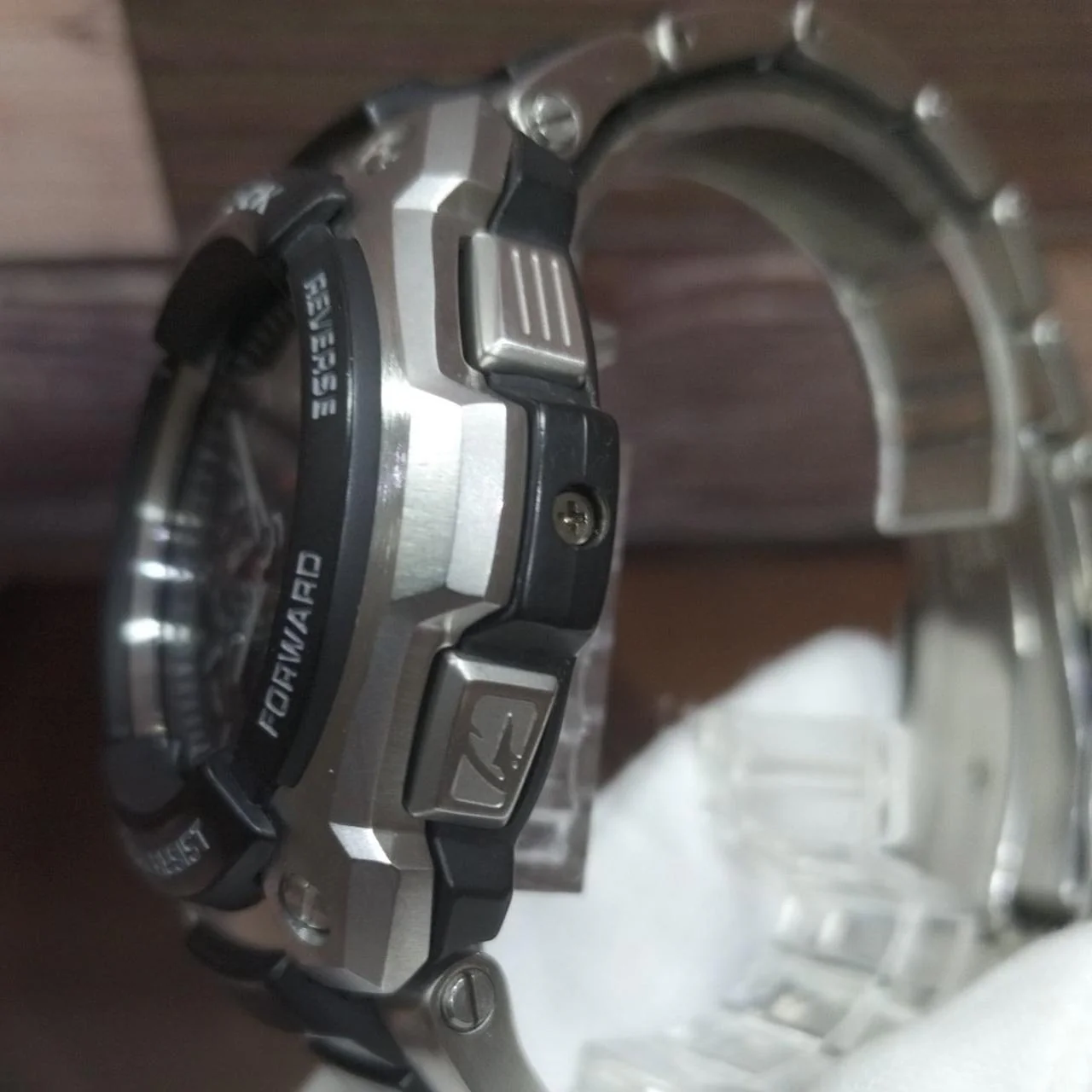 CASIO Solar Radio-Controlled G-SHOCK MTG-1500-9AJF - Image 8