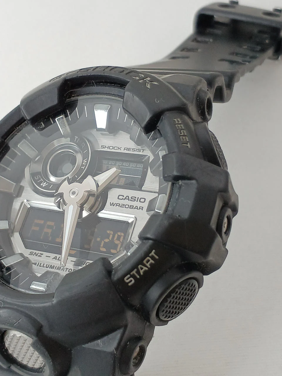 CASIO Three-dimensional 3D face G-SHOCK Garish Color GA-710 - Image 4
