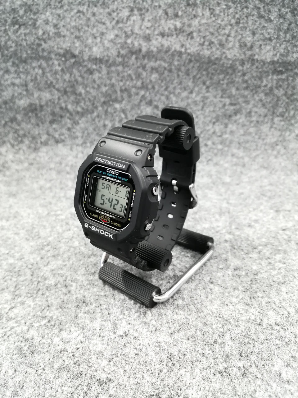 CASIO Wristwatch DW-5600UE-1JF - Image 2