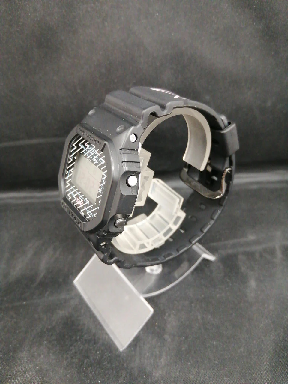 CASIO X-GIRL G-SHOCK DW-5600VT - Image 2