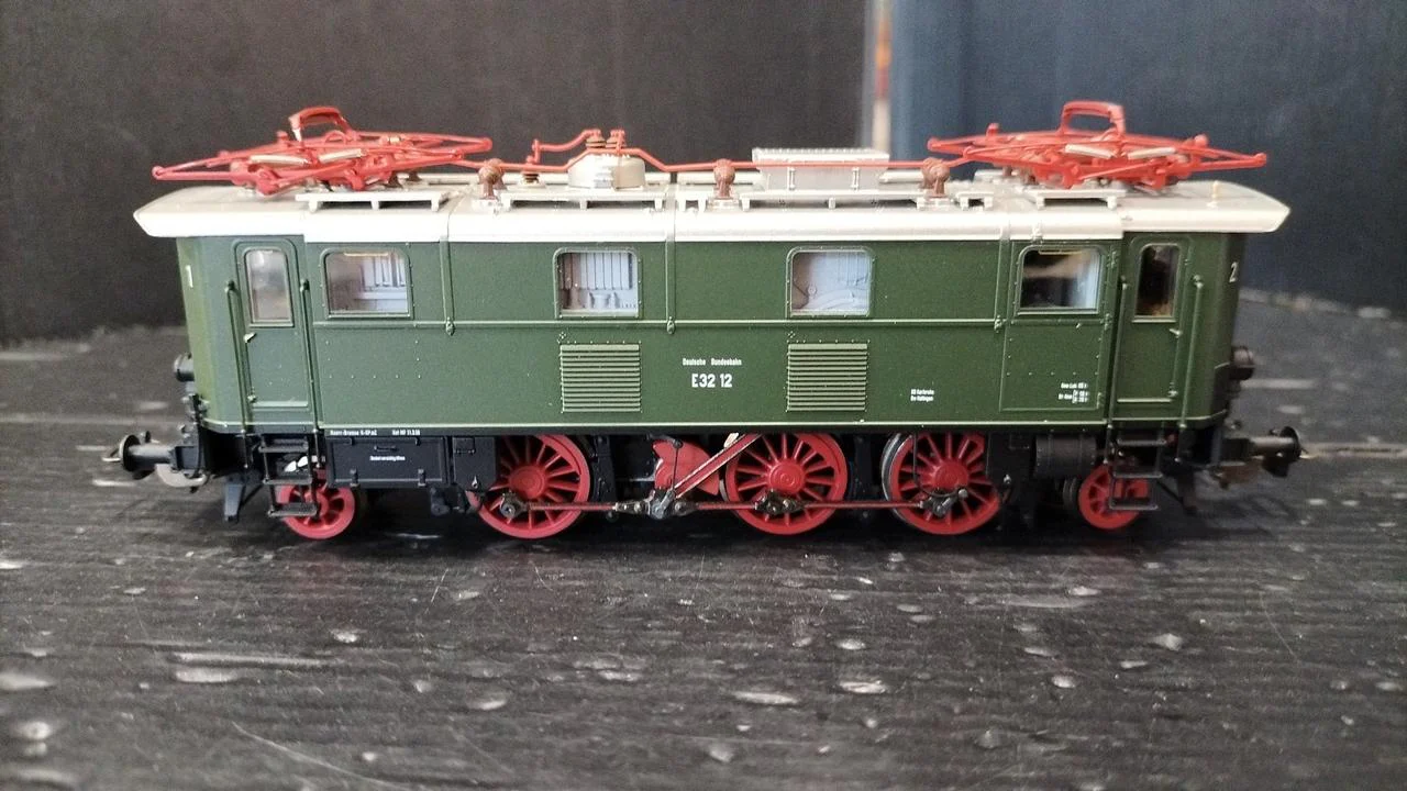 COMMA HO Gauge Rolling Stock Electric Locomotive ELEKTROLOK BR E 32 - Image 12