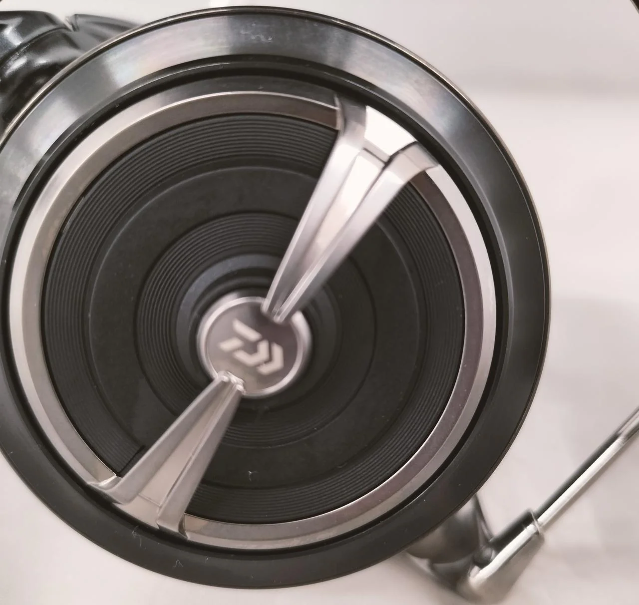 DAIWA 24 Certate Reel LT5000D-CXH - Image 4