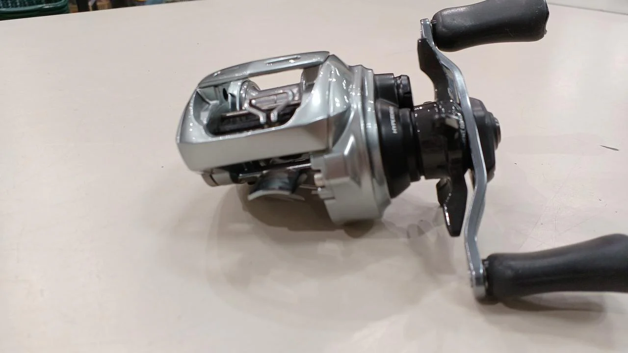 DAIWA ALPHAS SV TW 800S-HL
