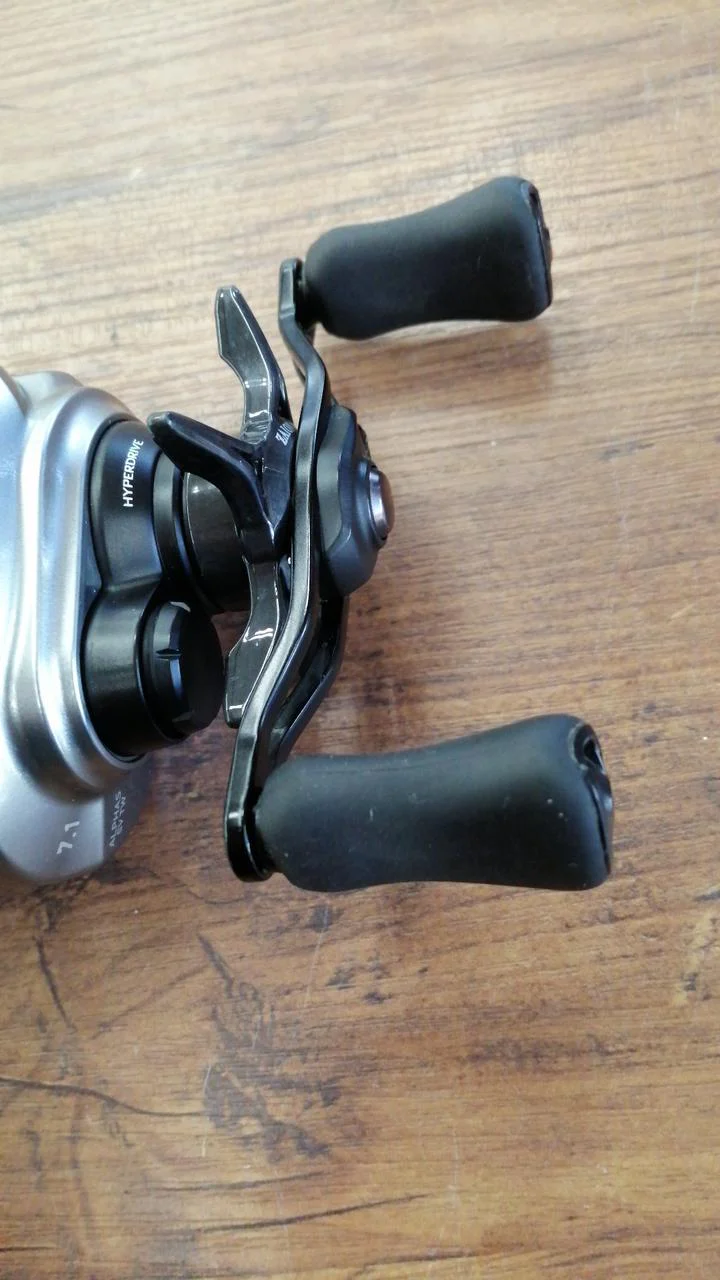 DAIWA Bait Reel 21 ALPHAS SV TW 800H - Image 3