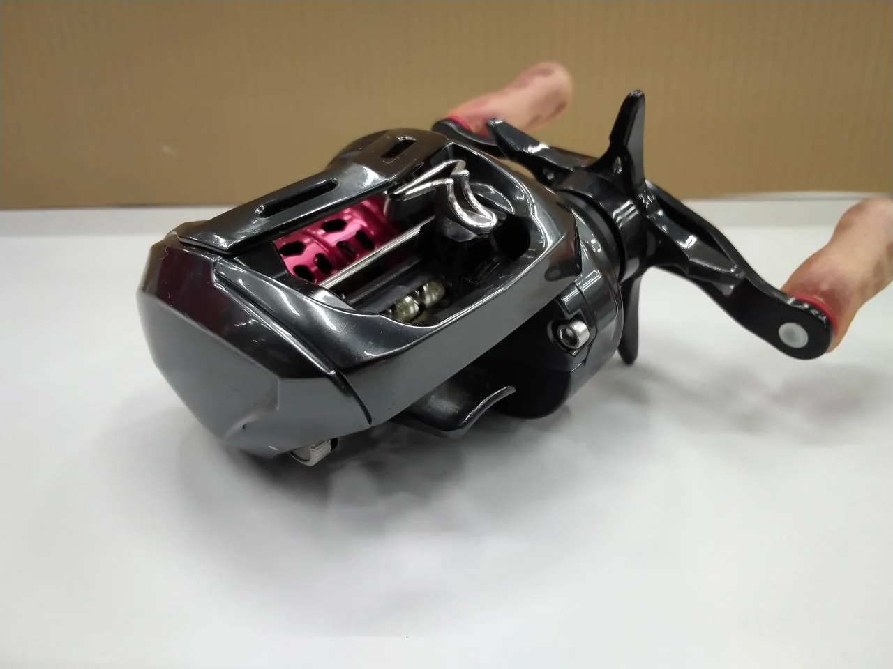 DAIWA Baitcasting Reel 20 ALPHAS AIR TW 8.6L - Image 8