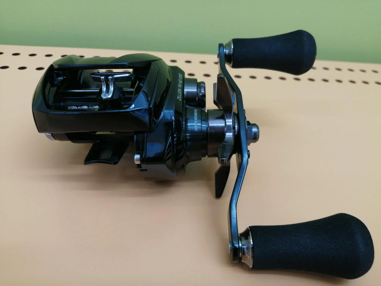 DAIWA Baitcasting Reel 22 ZILLION TW HD 1000XHL - Image 3