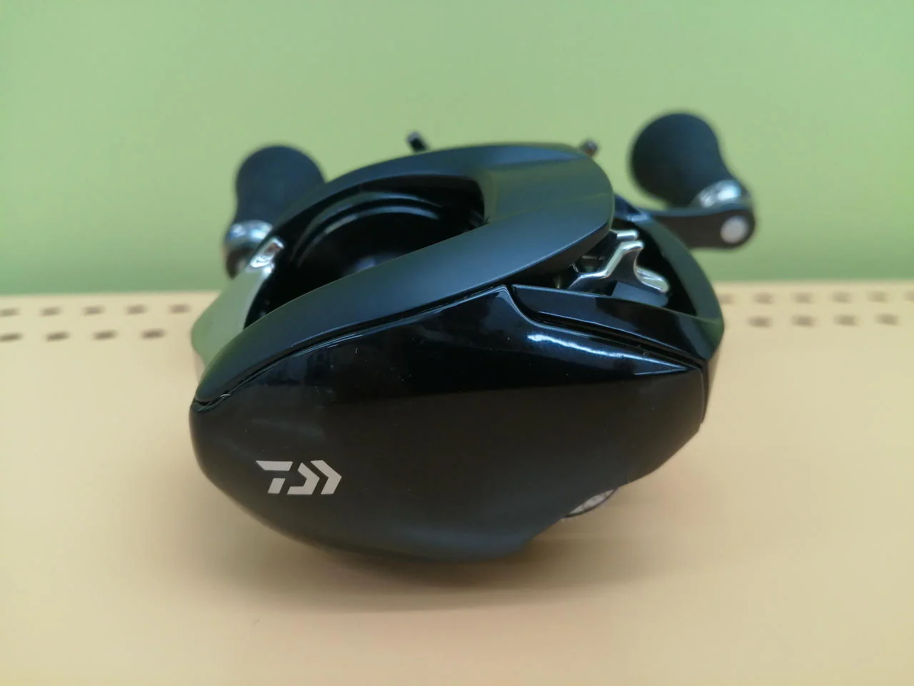 DAIWA Baitcasting Reel 22 ZILLION TW HD 1000XHL - Image 4
