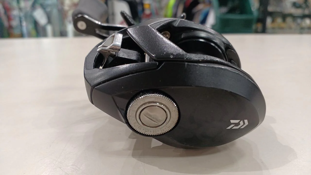 DAIWA Baitcasting Reel TATULA TW80 - Image 3