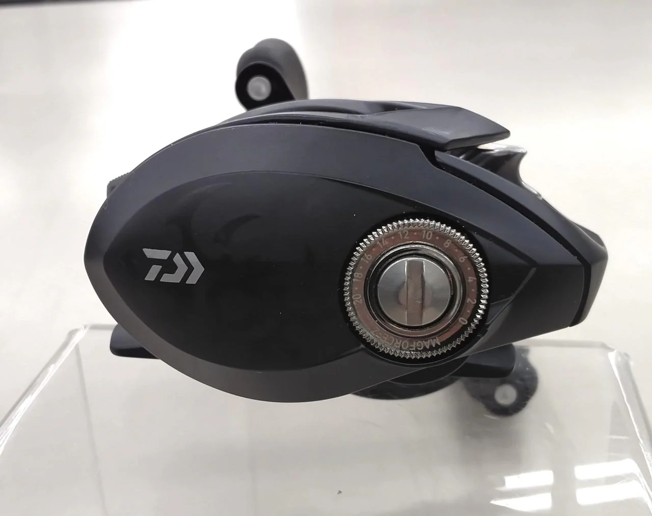 DAIWA Baitcasting Reel TW80XHL - Image 4