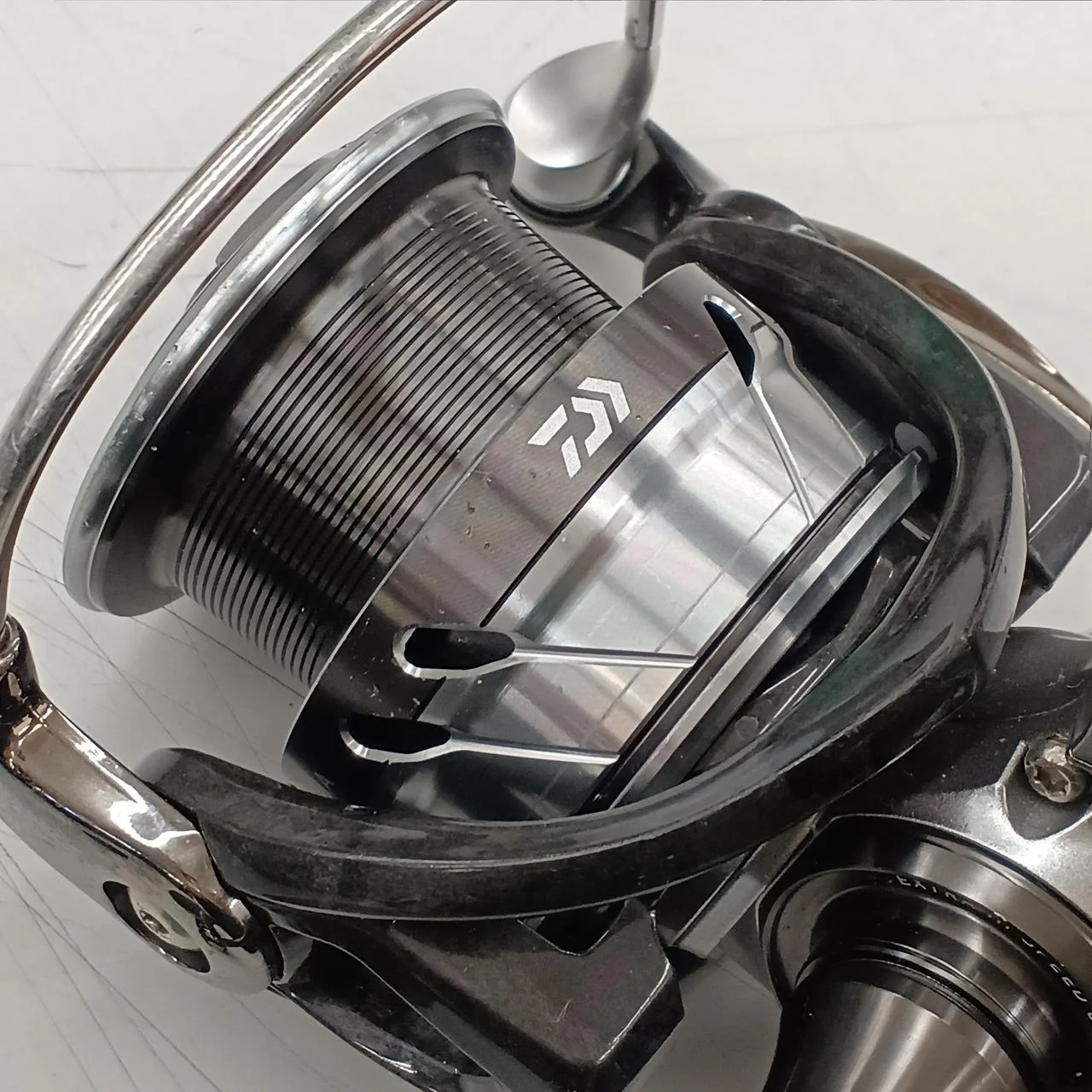 DAIWA Spinning Reel CALDIA Body Only LT3000-CXH - Image 7