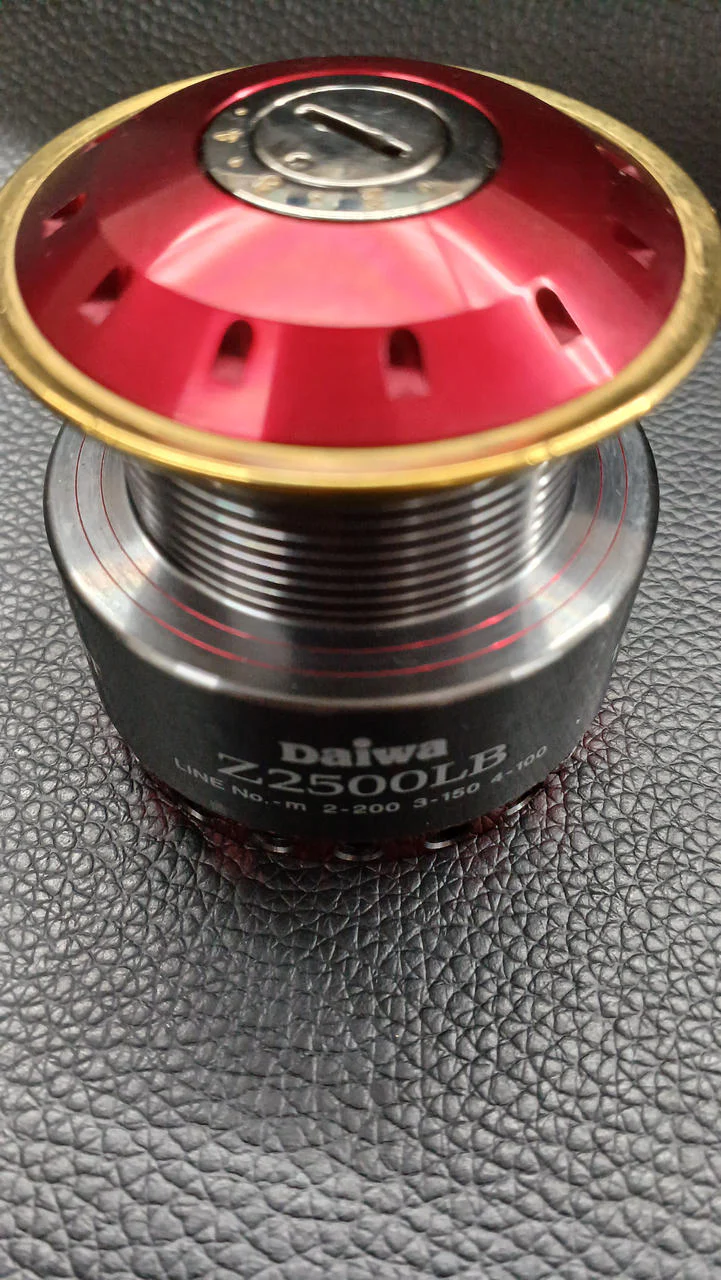 DAIWA Spinning Reel 03 TOURNAMENT ISO Z2500LB - Image 7
