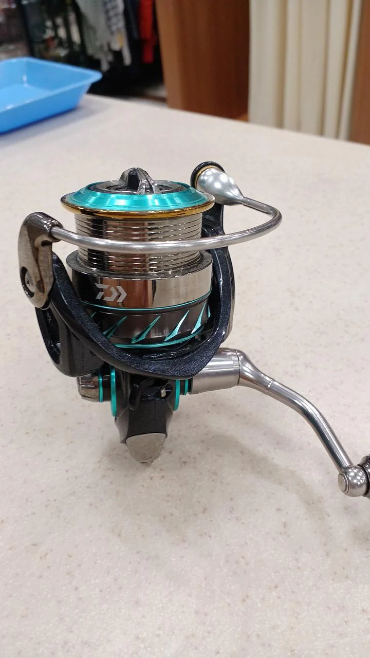 DAIWA Spinning Reel 17 Emeraldas MX 2508PE-H - Image 4