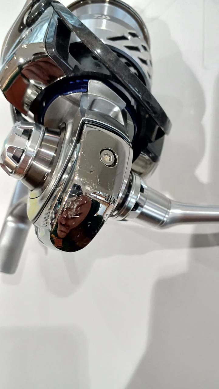 DAIWA Spinning Reel 17SALTIGABJ4000SH - Image 3