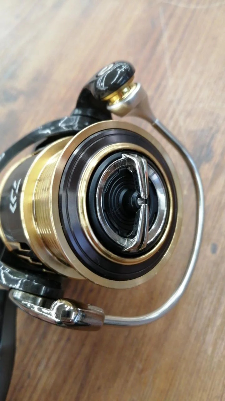 DAIWA Spinning Reel 17THEORY 2004H - Image 4