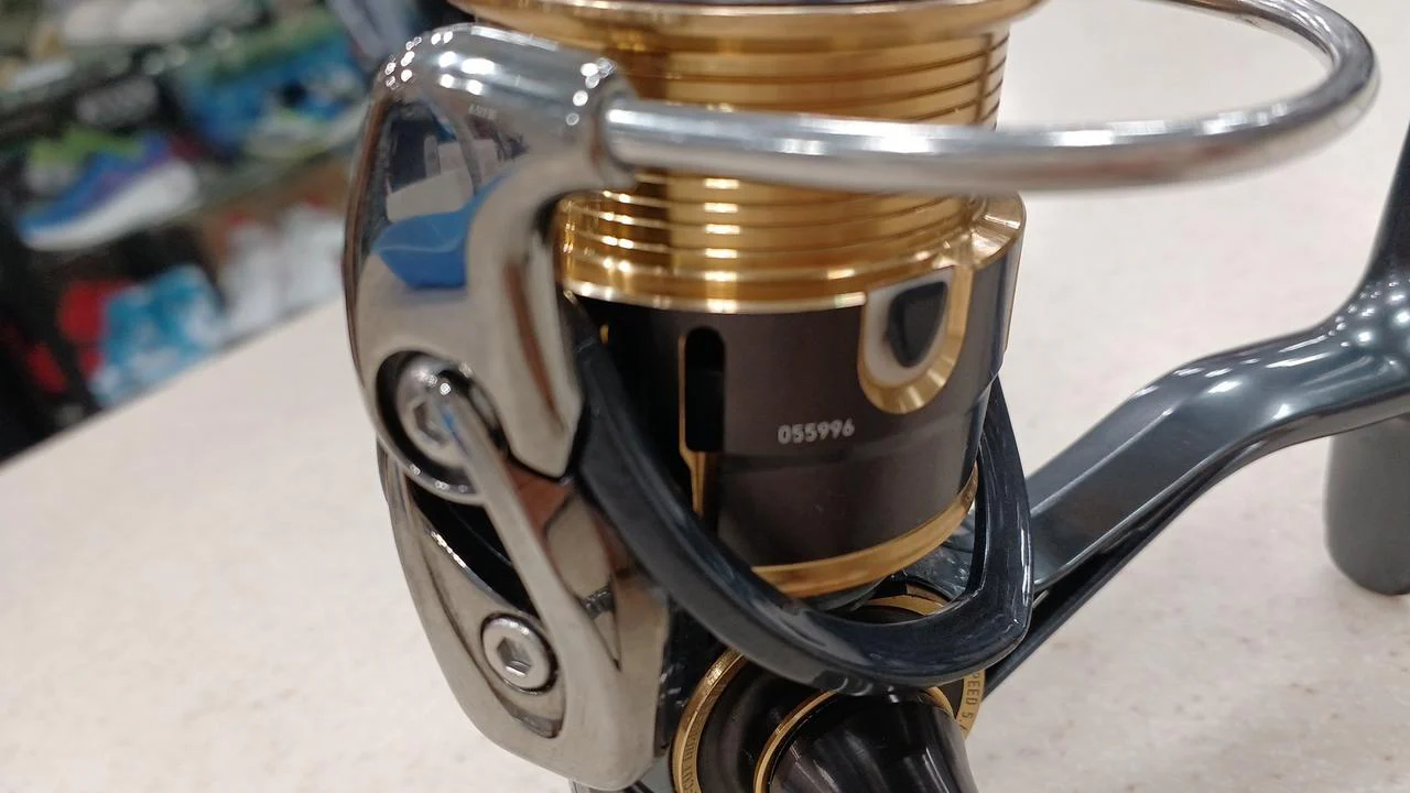 DAIWA Spinning Reel 17THEORY2004H - Image 6
