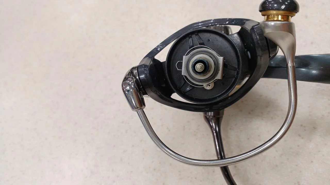 DAIWA Spinning Reel 17THEORY2004H - Image 8