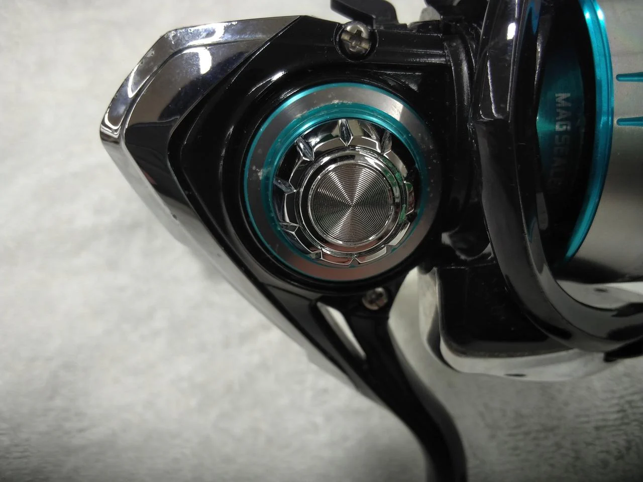 DAIWA Spinning Reel 19 Emeraldas LT3000S-CH-DH - Image 7