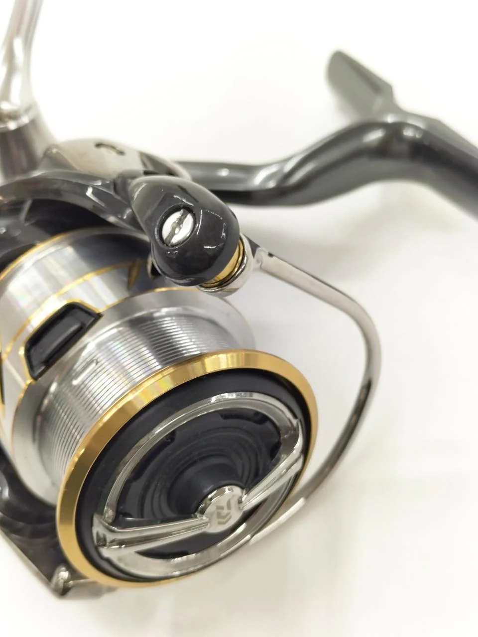 DAIWA Spinning Reel 20 LIVIAS FC LT2000S - Image 3
